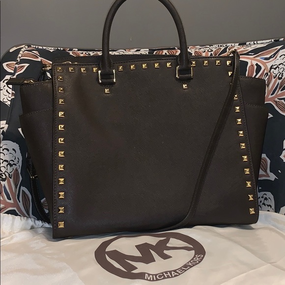 Large Michael Kors Studded Selma Bag - Picture 3 of 5